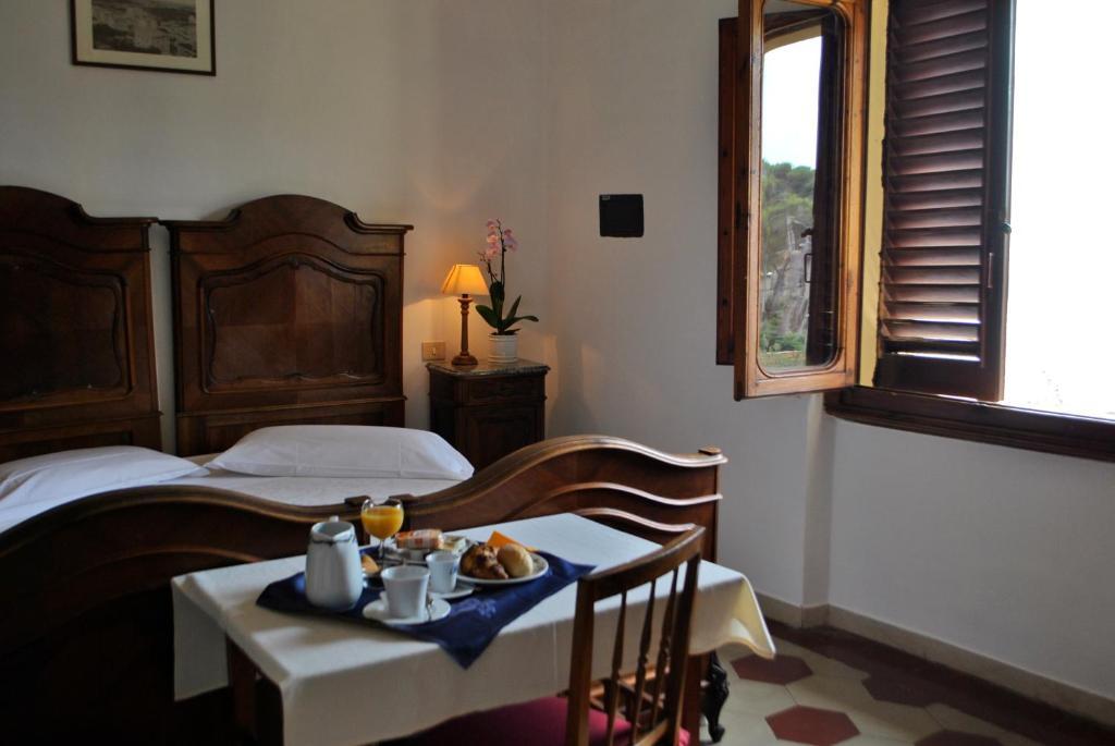 Albergo Miramare Кастильончело Стая снимка