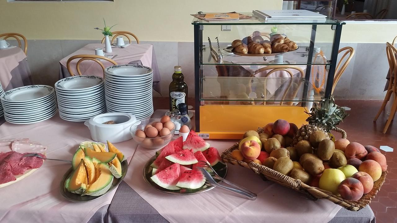 Albergo Miramare Кастильончело Екстериор снимка